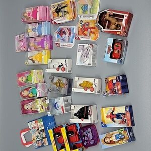 Mini Disney Brands: 30 pc. incl. ULTRA RARE Star Wars Stormtrooper